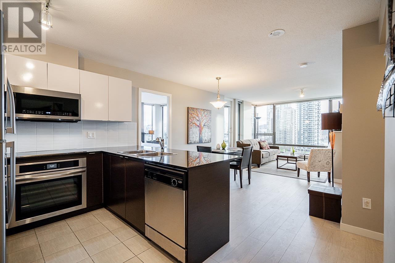 Listing Picture 5 of 32 : 1904 4118 DAWSON STREET, Burnaby / 本拿比 - 魯藝地產 Yvonne Lu Group - MLS Medallion Club Member
