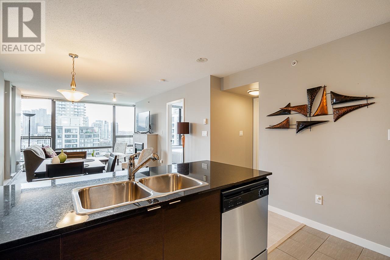 Listing Picture 7 of 32 : 1904 4118 DAWSON STREET, Burnaby / 本拿比 - 魯藝地產 Yvonne Lu Group - MLS Medallion Club Member