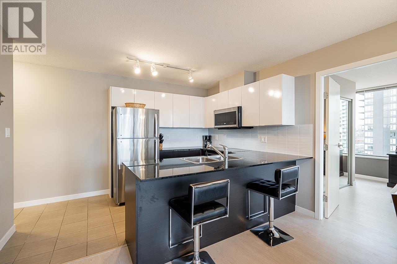 Listing Picture 8 of 32 : 1904 4118 DAWSON STREET, Burnaby / 本拿比 - 魯藝地產 Yvonne Lu Group - MLS Medallion Club Member
