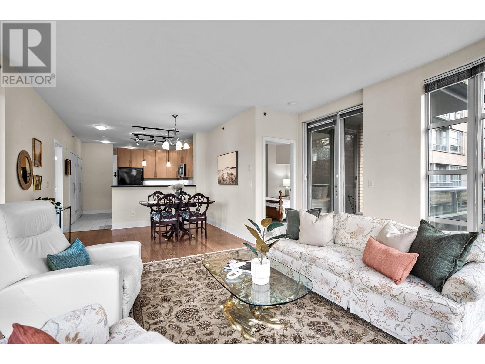 Listing Picture 6 of 38 : 210 2655 CRANBERRY DRIVE, Vancouver / 溫哥華 - 魯藝地產 Yvonne Lu Group - MLS Medallion Club Member