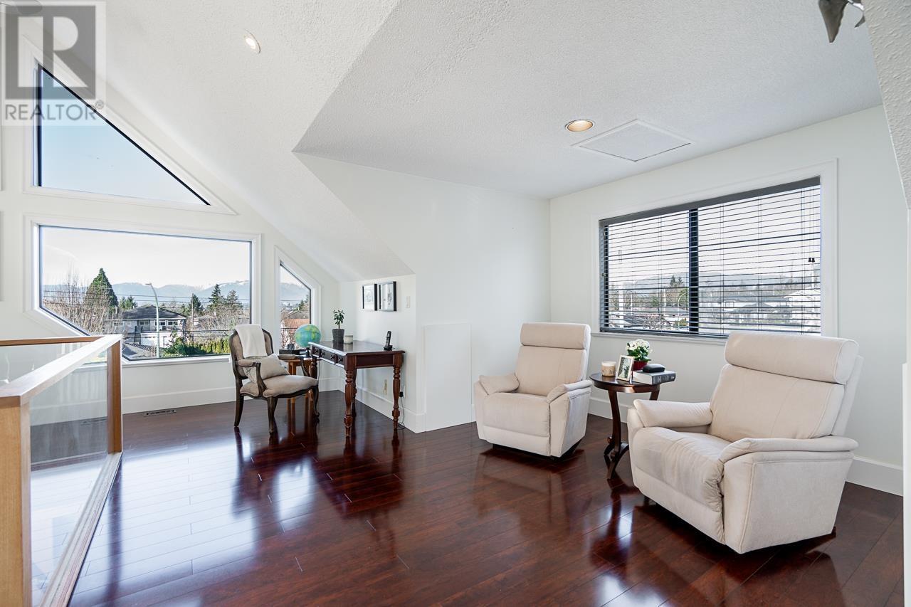Listing Picture 16 of 40 : 8464 15TH AVENUE, Burnaby / 本拿比 - 魯藝地產 Yvonne Lu Group - MLS Medallion Club Member