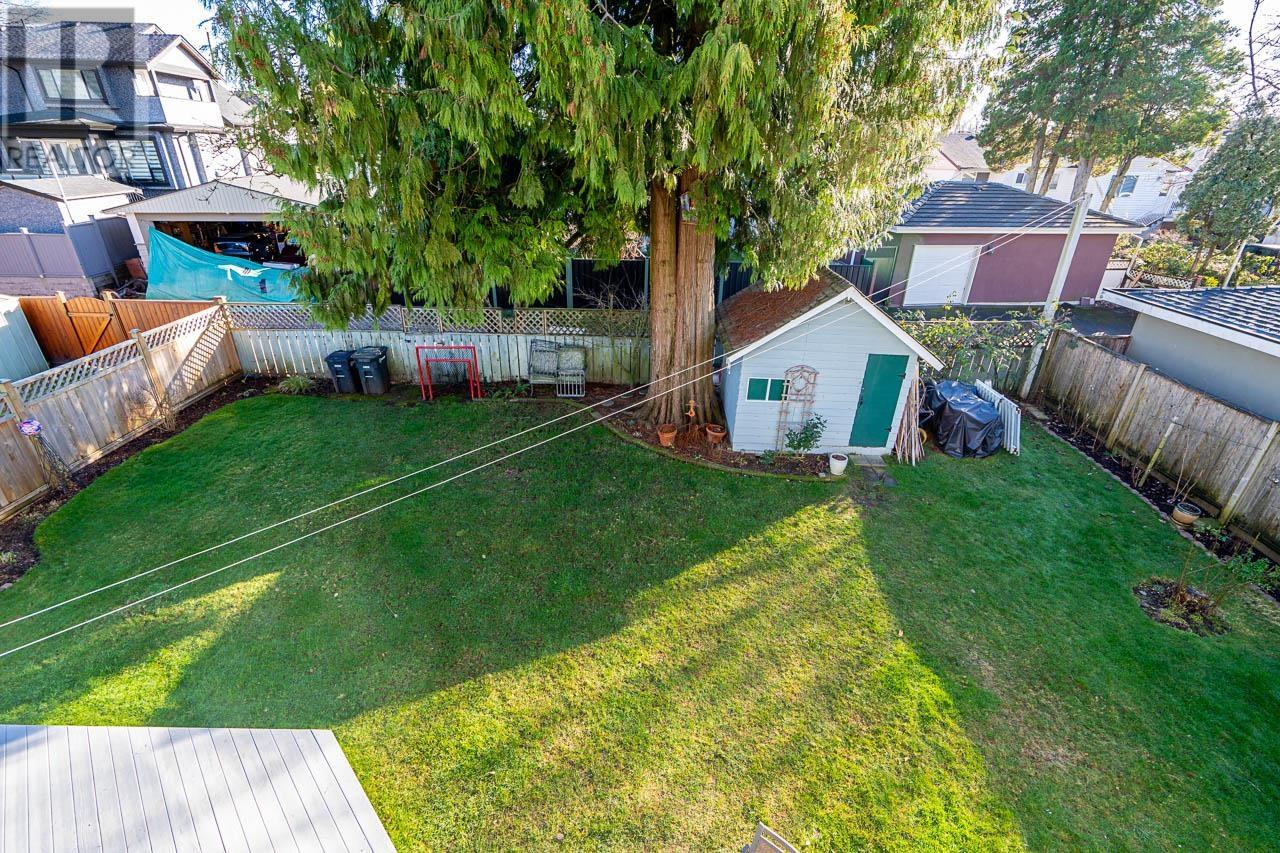 Listing Picture 19 of 40 : 8464 15TH AVENUE, Burnaby / 本拿比 - 魯藝地產 Yvonne Lu Group - MLS Medallion Club Member