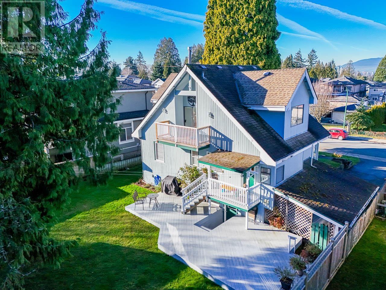 Listing Picture 30 of 40 : 8464 15TH AVENUE, Burnaby / 本拿比 - 魯藝地產 Yvonne Lu Group - MLS Medallion Club Member