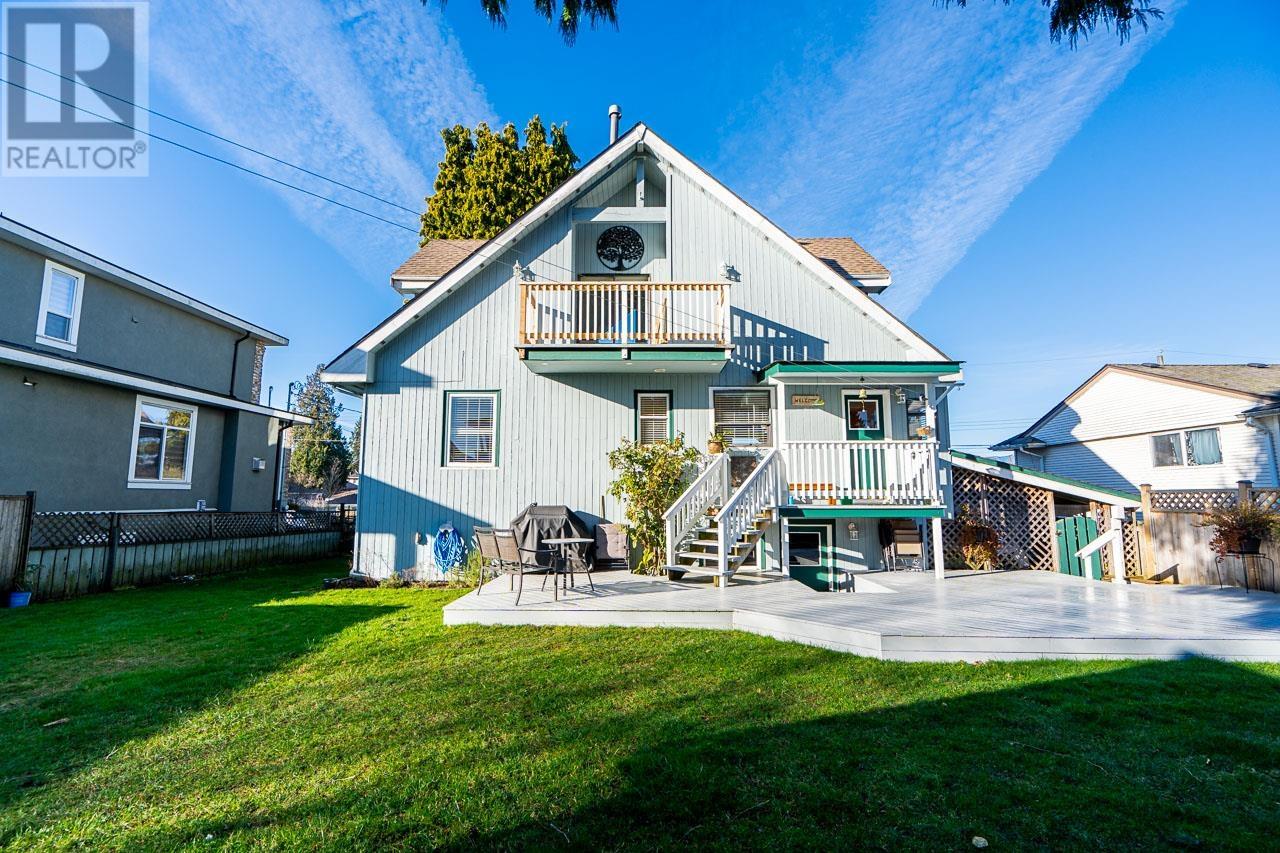 Listing Picture 32 of 40 : 8464 15TH AVENUE, Burnaby / 本拿比 - 魯藝地產 Yvonne Lu Group - MLS Medallion Club Member