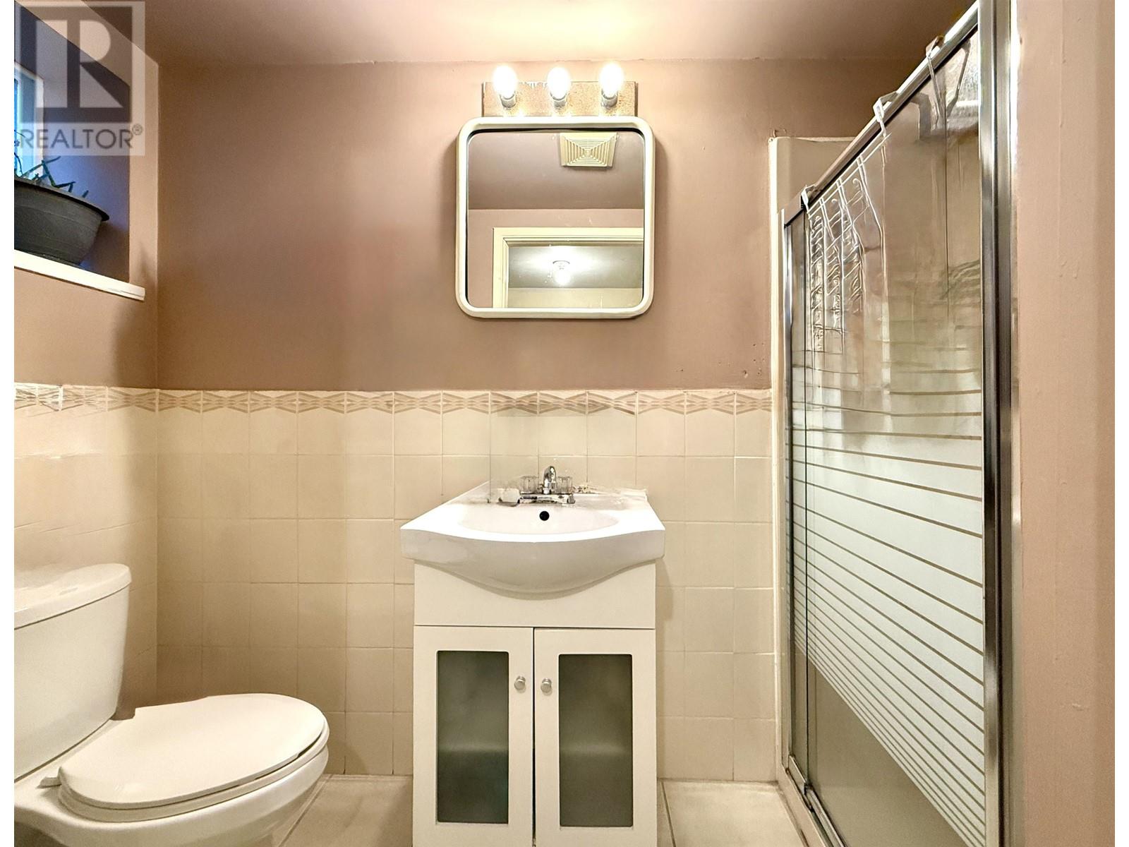 Listing Picture 18 of 22 : 3569 E GEORGIA STREET, Vancouver / 溫哥華 - 魯藝地產 Yvonne Lu Group - MLS Medallion Club Member