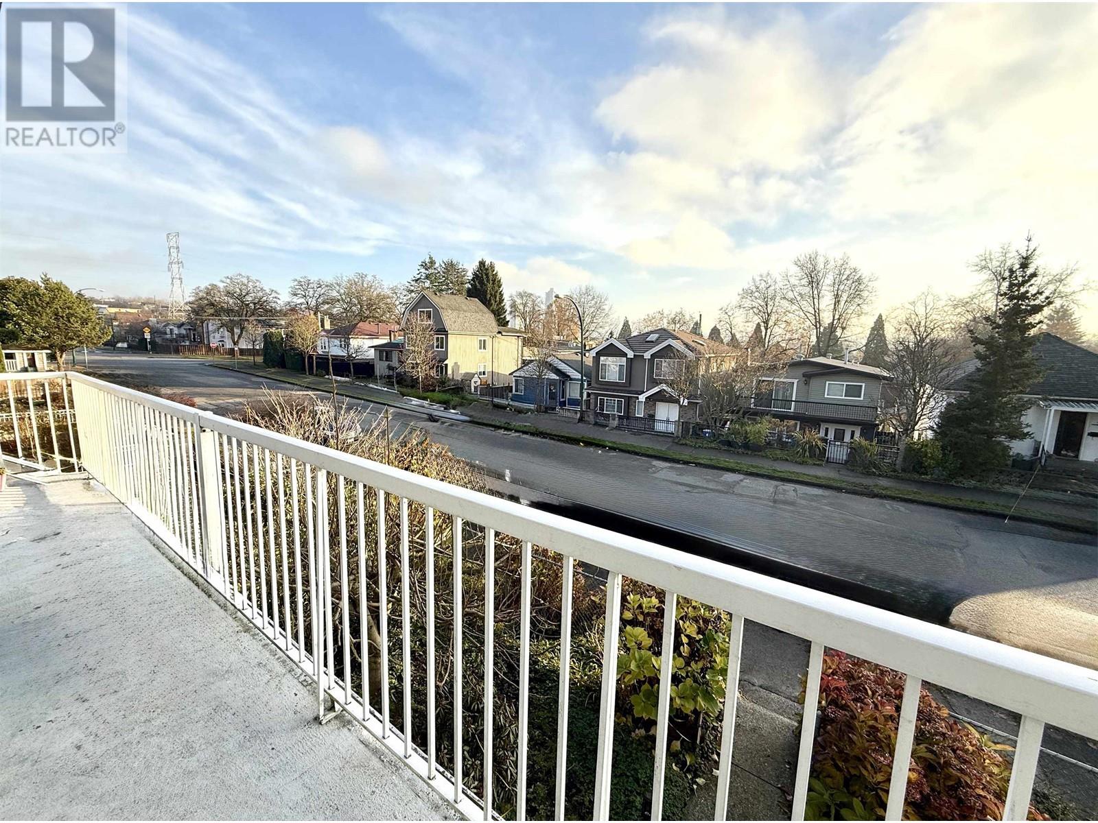 Listing Picture 19 of 22 : 3569 E GEORGIA STREET, Vancouver / 溫哥華 - 魯藝地產 Yvonne Lu Group - MLS Medallion Club Member