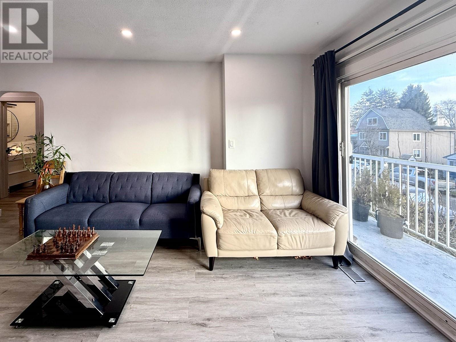 Listing Picture 4 of 22 : 3569 E GEORGIA STREET, Vancouver / 溫哥華 - 魯藝地產 Yvonne Lu Group - MLS Medallion Club Member