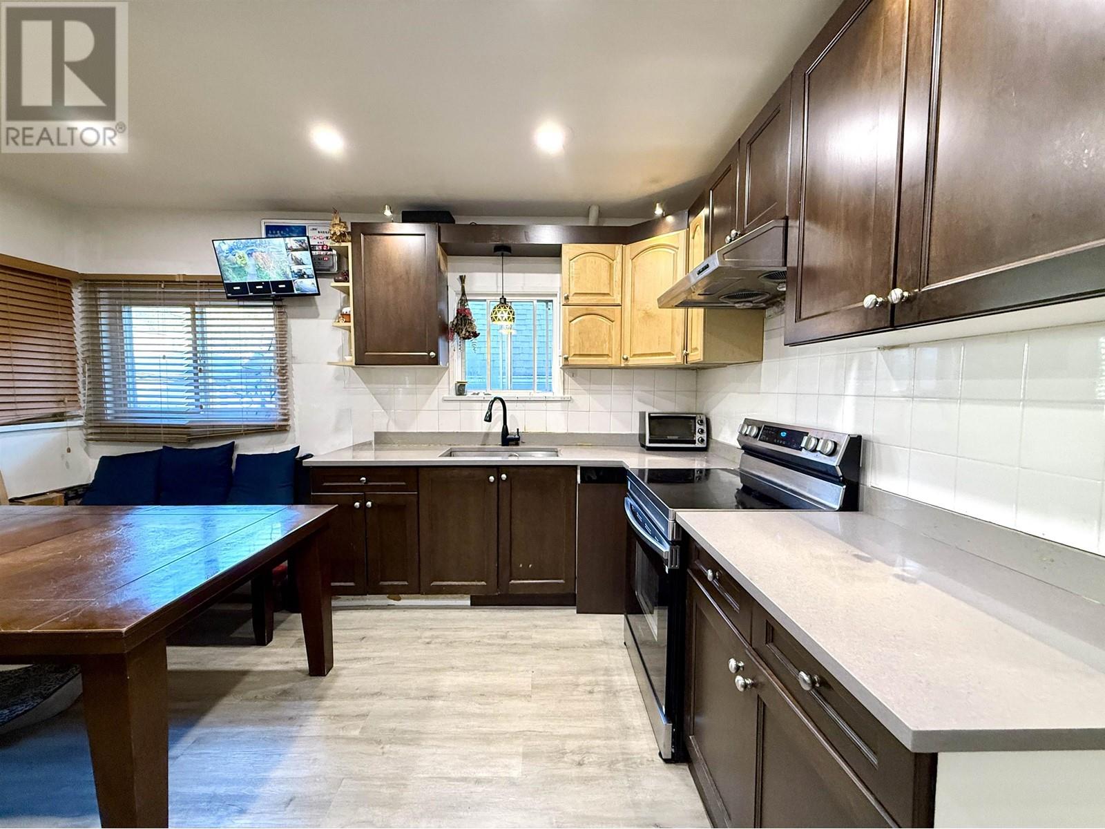 Listing Picture 7 of 22 : 3569 E GEORGIA STREET, Vancouver / 溫哥華 - 魯藝地產 Yvonne Lu Group - MLS Medallion Club Member