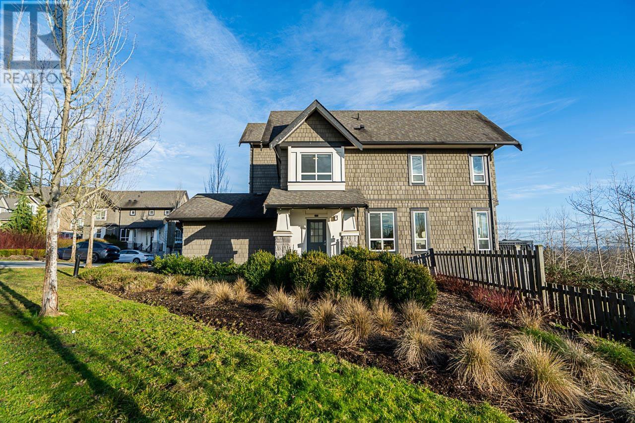 37 1295 Soball Street, Coquitlam, British Columbia V3E 0G9 - Photo 2 - R2957964