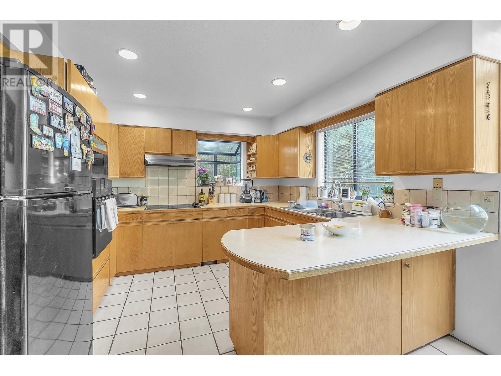 5628 Sumac Place, North Vancouver, British Columbia V7R 4T6 - Photo 15 - R2958185