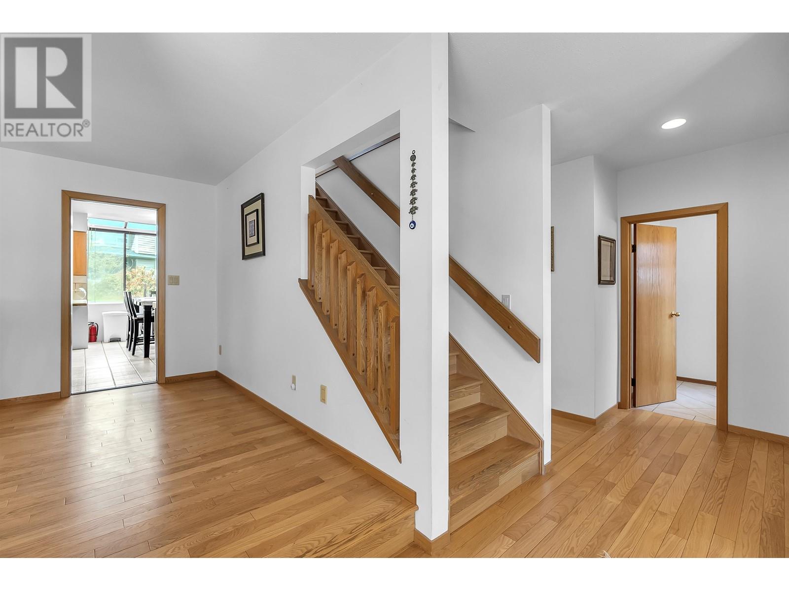 5628 Sumac Place, North Vancouver, British Columbia V7R 4T6 - Photo 13 - R2958185