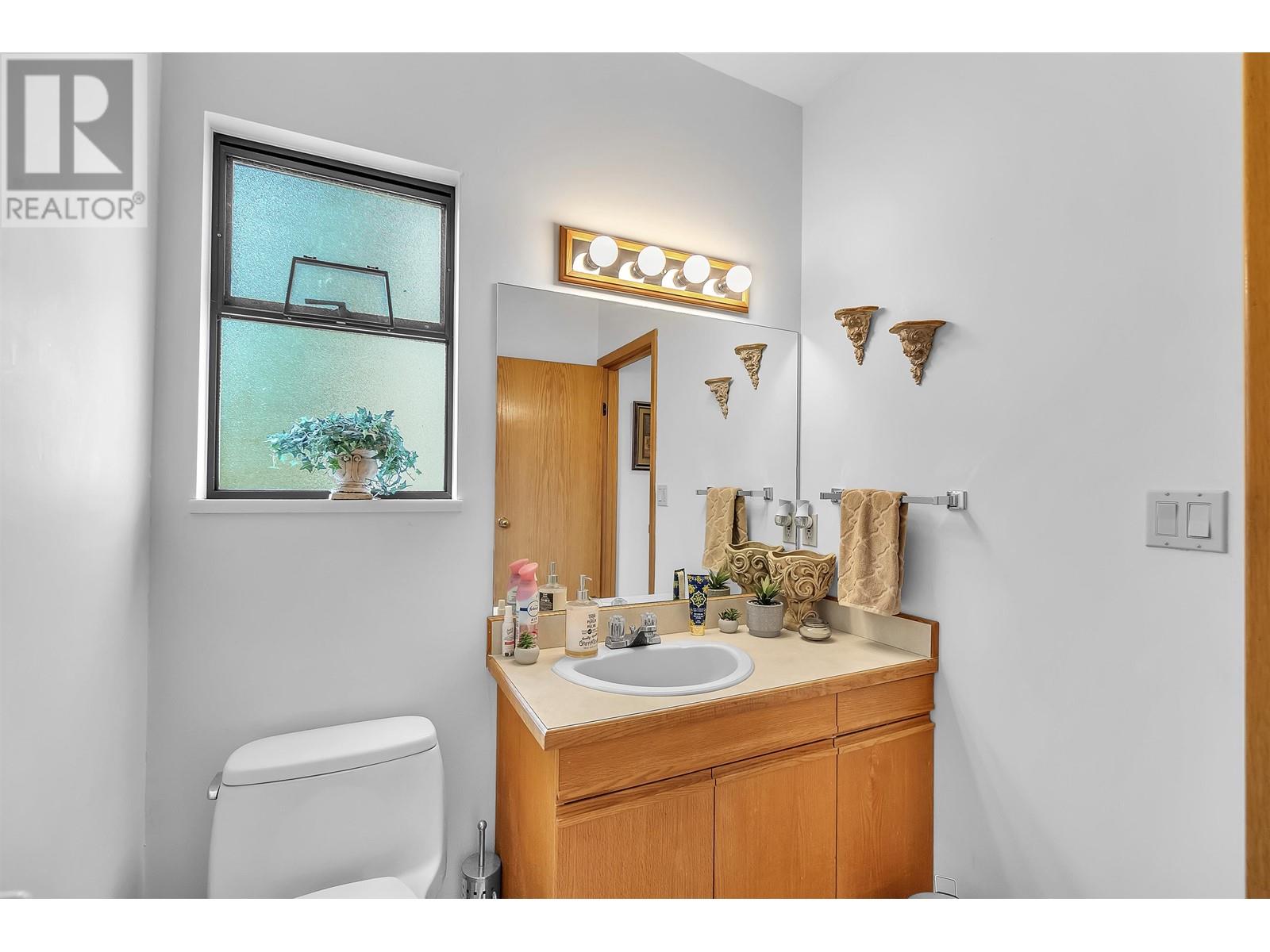 5628 Sumac Place, North Vancouver, British Columbia V7R 4T6 - Photo 25 - R2958185