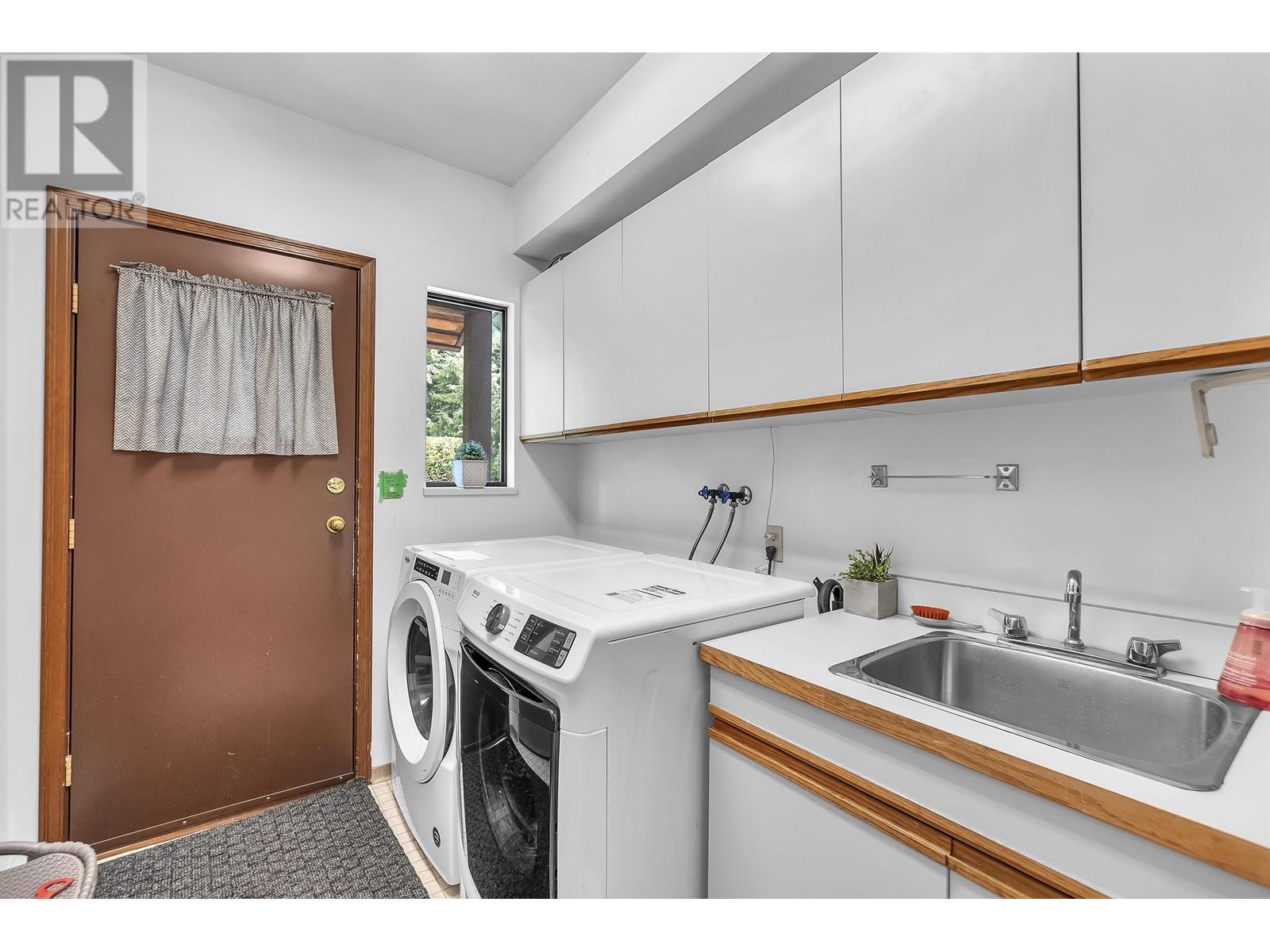 5628 Sumac Place, North Vancouver, British Columbia V7R 4T6 - Photo 23 - R2958185