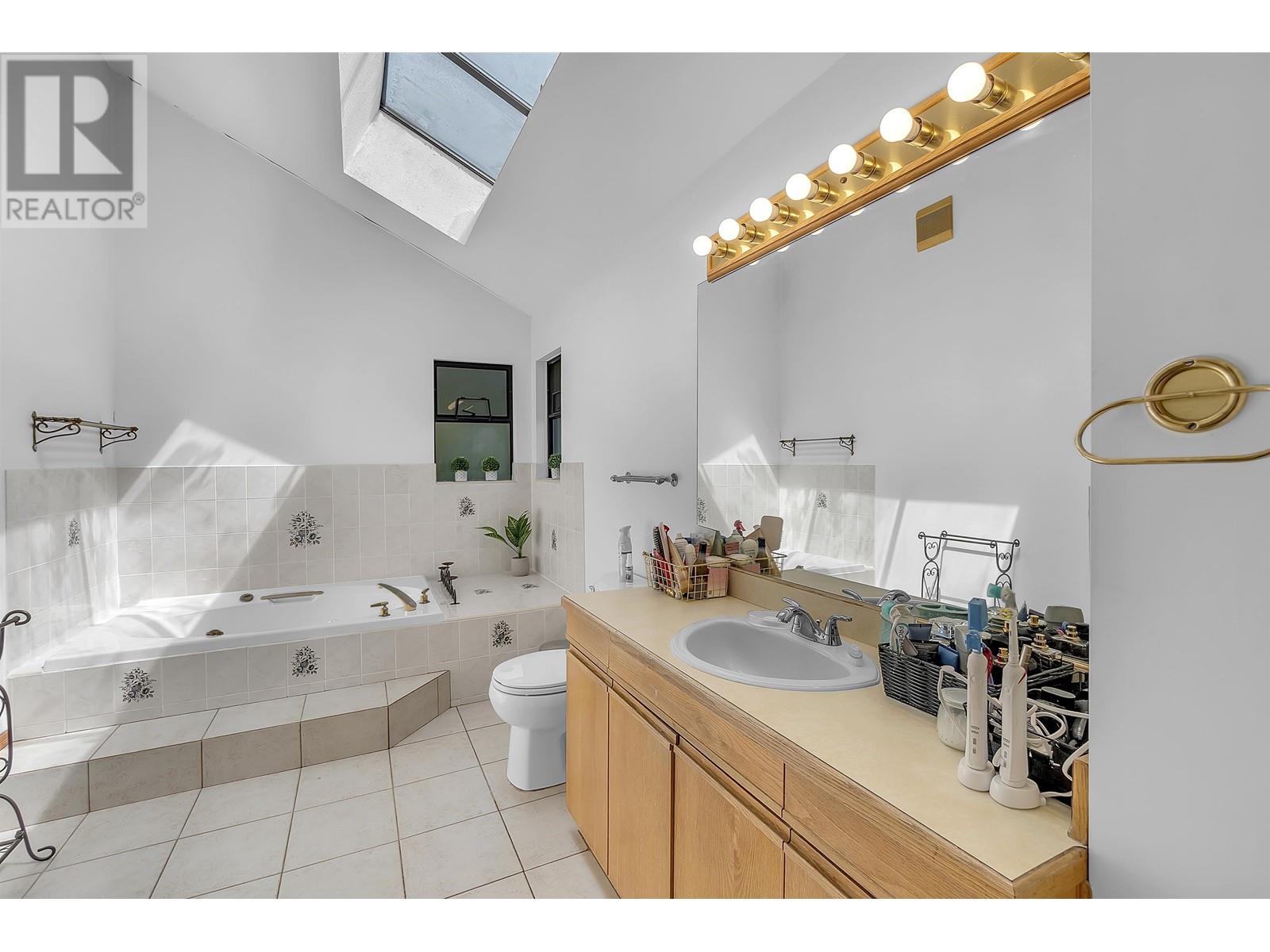 5628 Sumac Place, North Vancouver, British Columbia V7R 4T6 - Photo 30 - R2958185