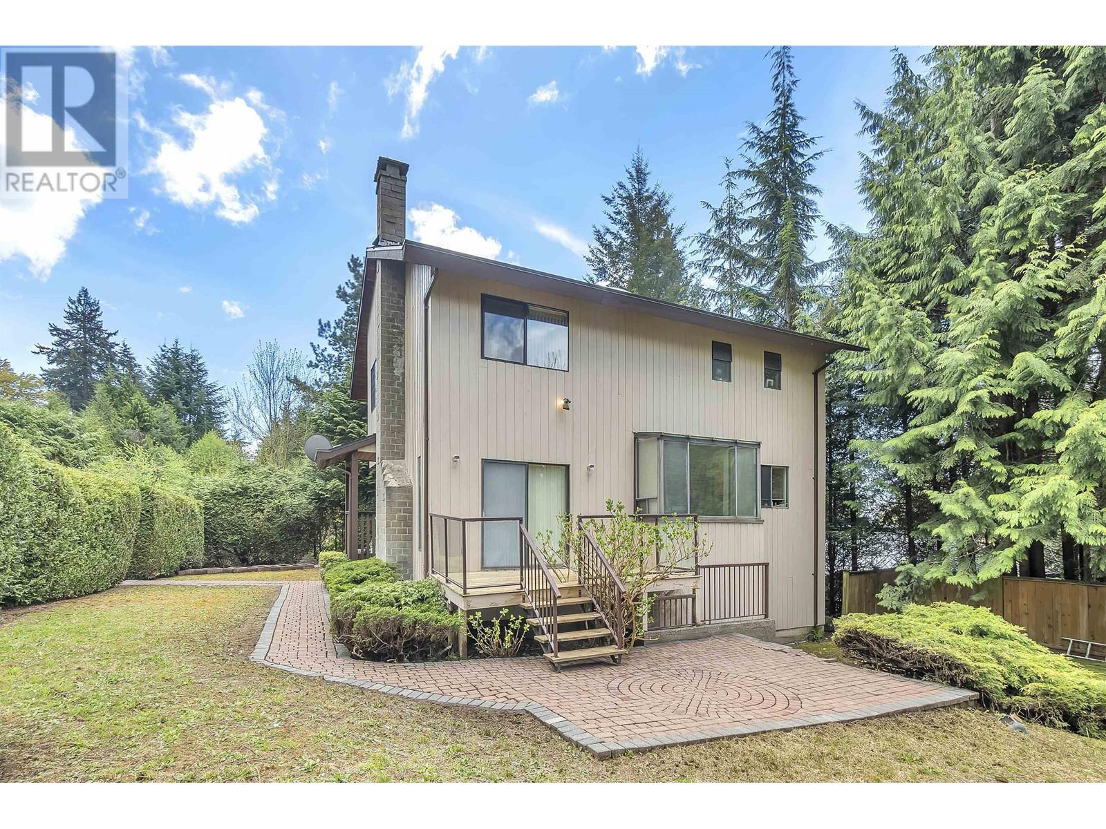 5628 Sumac Place, North Vancouver, British Columbia V7R 4T6 - Photo 1 - R2958185
