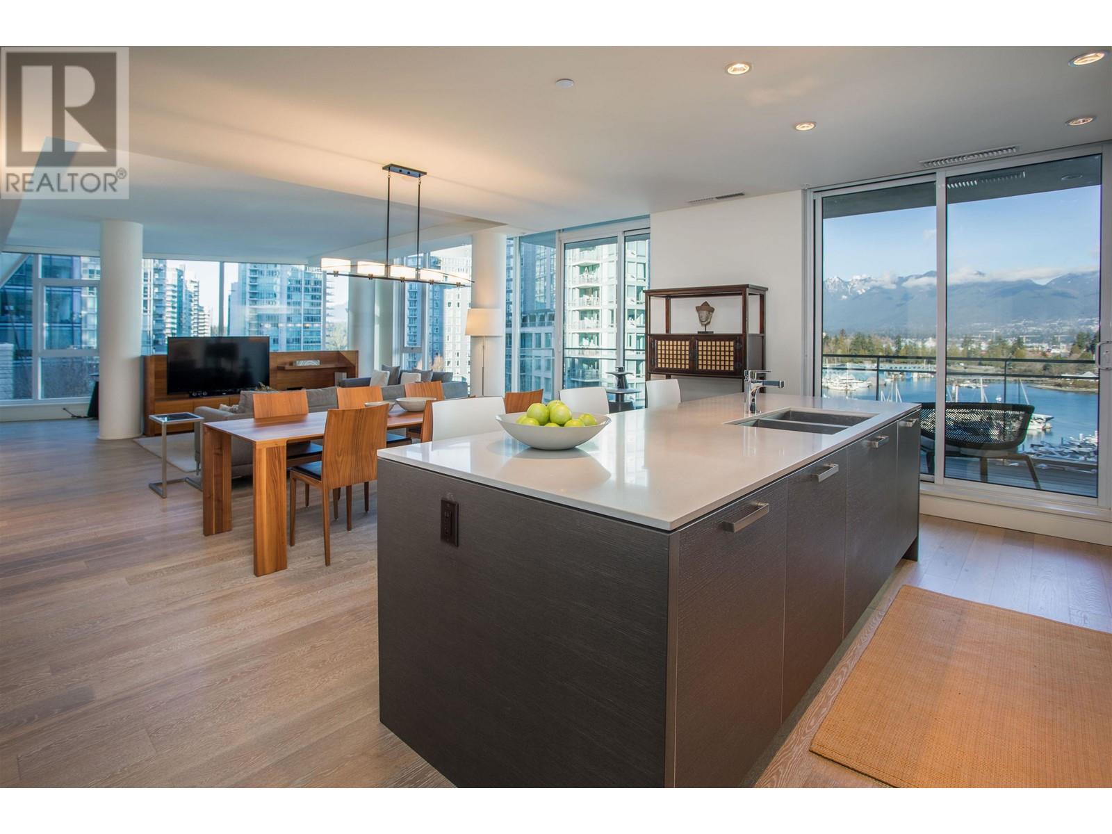 801 1409 W PENDER STREET