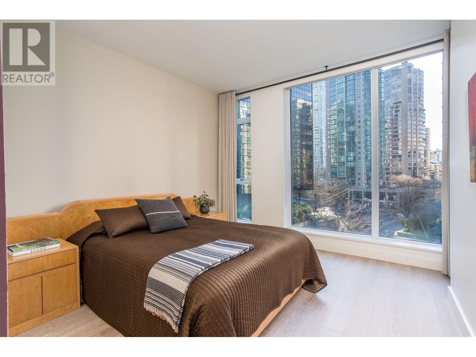 801 1409 W PENDER STREET