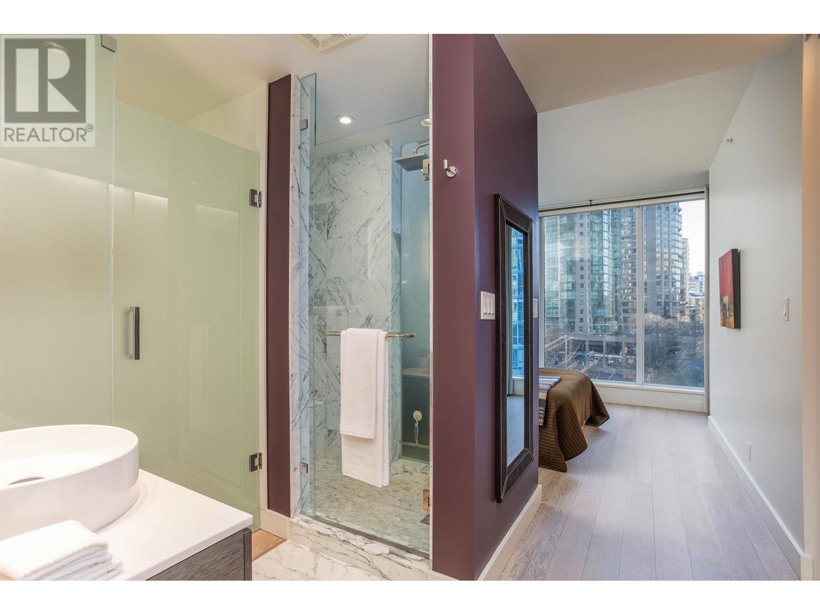 801 1409 W PENDER STREET