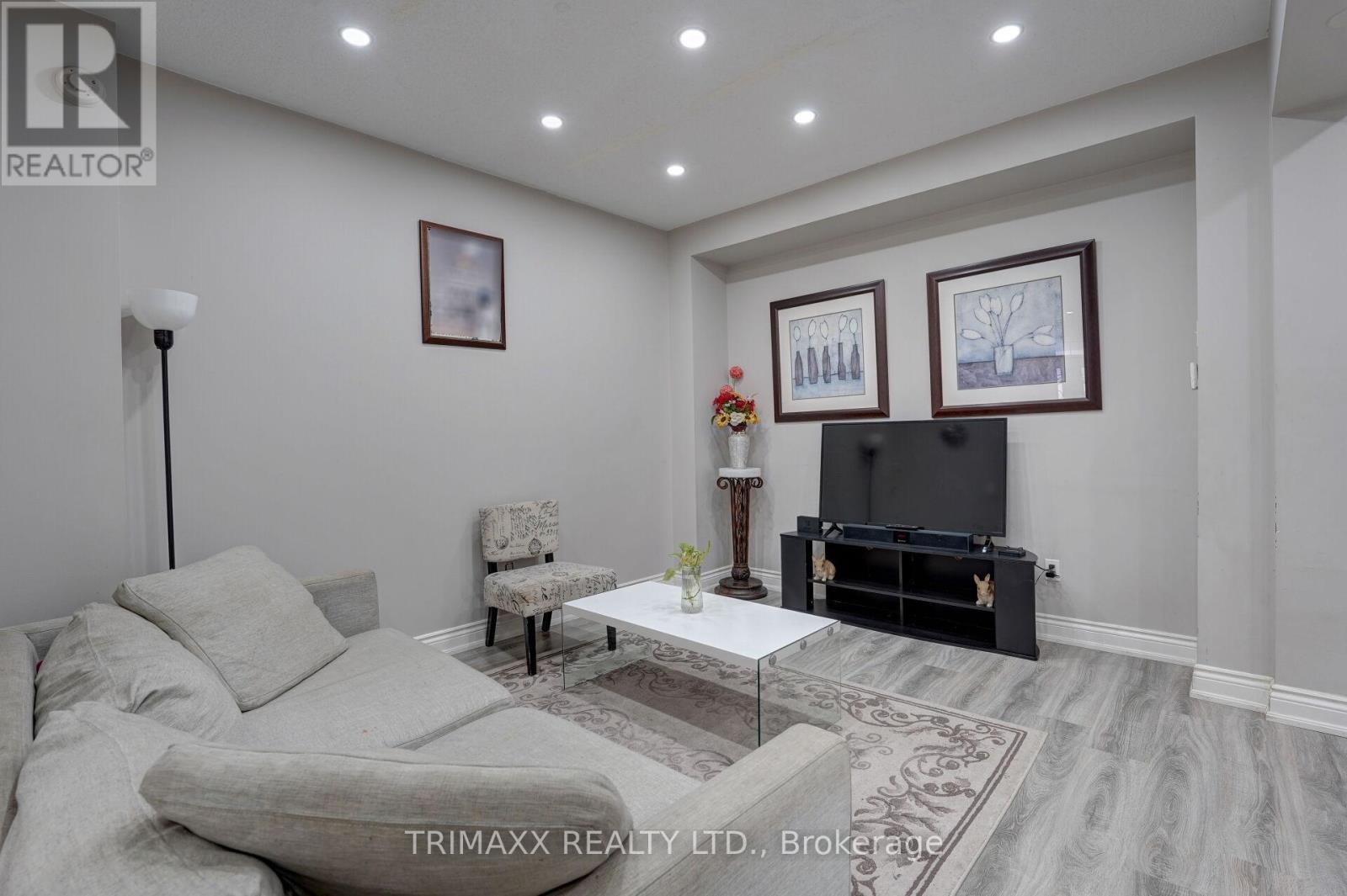 Property at 21 SUNNYVALE GATE image 5