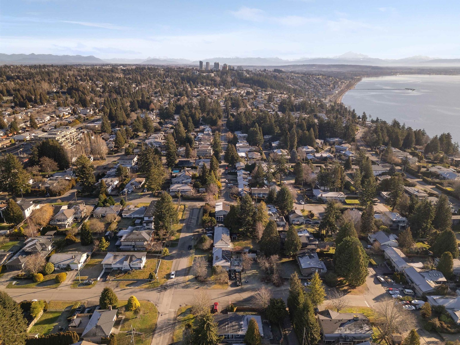 13890 Blackburn Avenue, White Rock, British Columbia  V4B 2Z2 - Photo 34 - R2958255