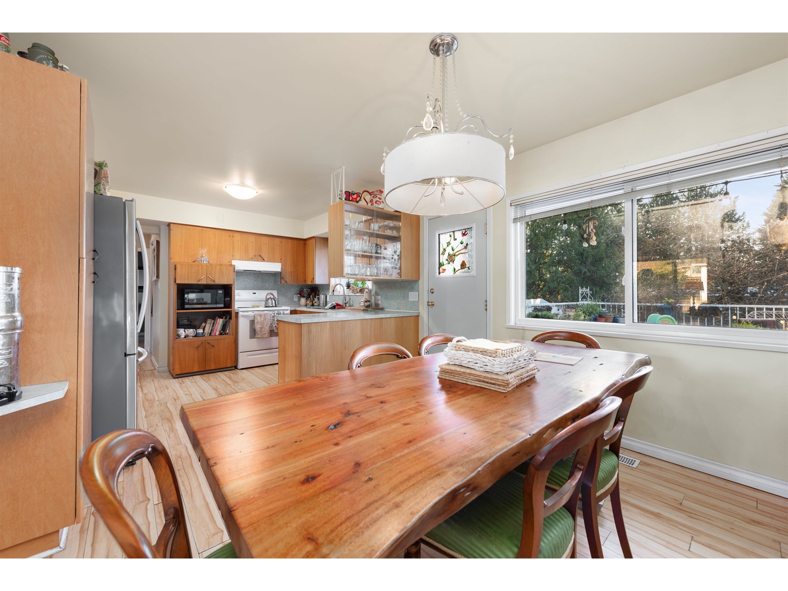 Property at 13890 BLACKBURN AVENUE image 5