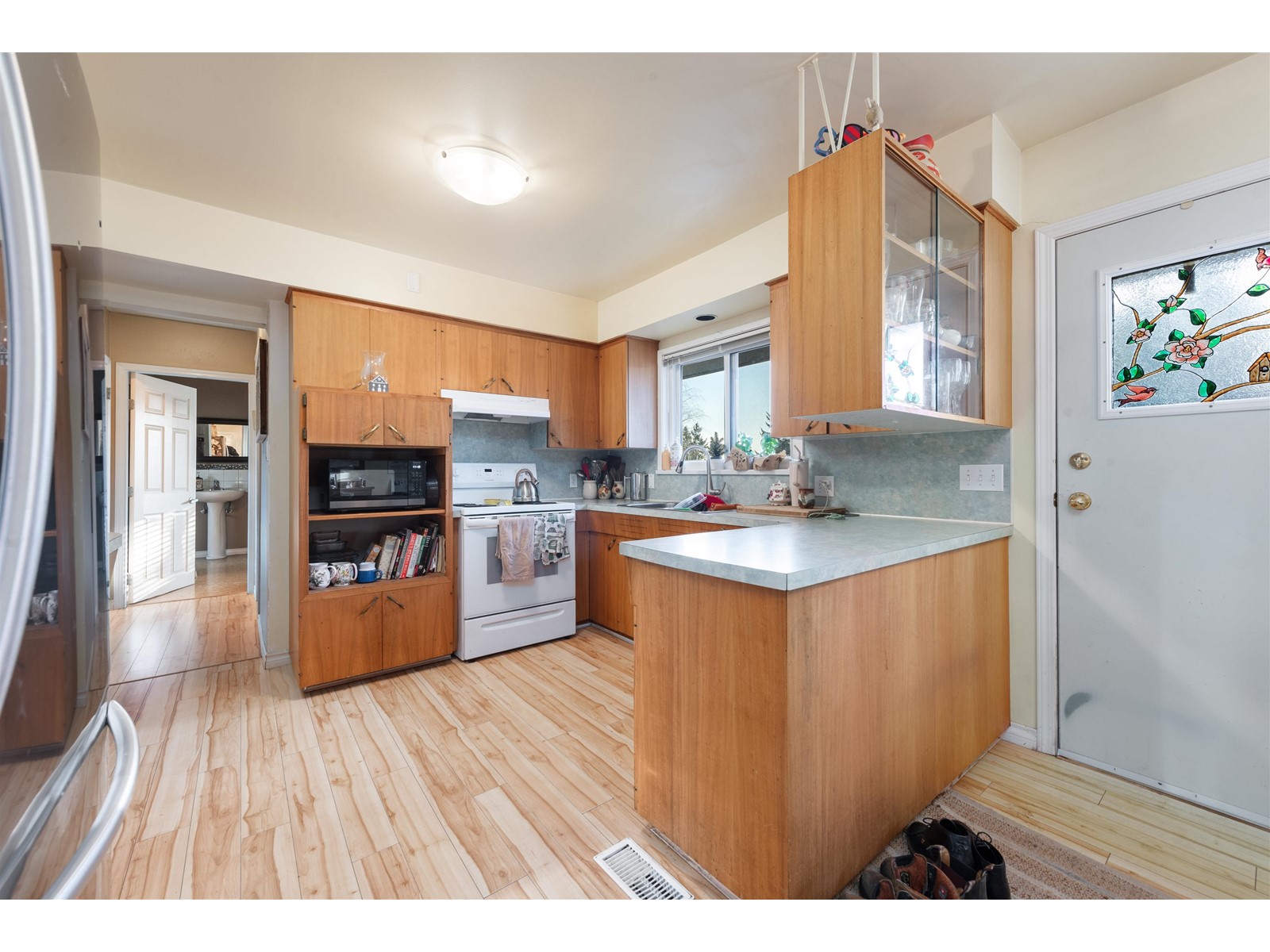 13890 Blackburn Avenue, White Rock, British Columbia  V4B 2Z2 - Photo 6 - R2958255