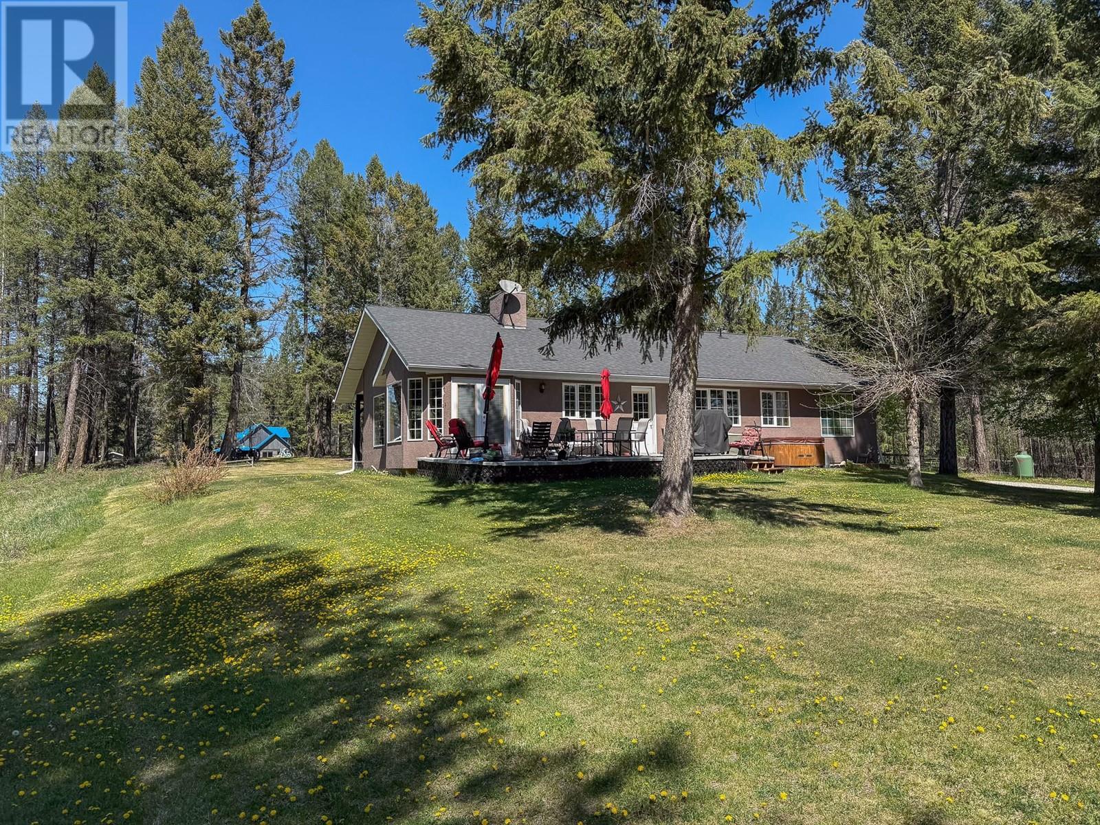 4814 LAKE Road, windermere, British Columbia V0B2L2