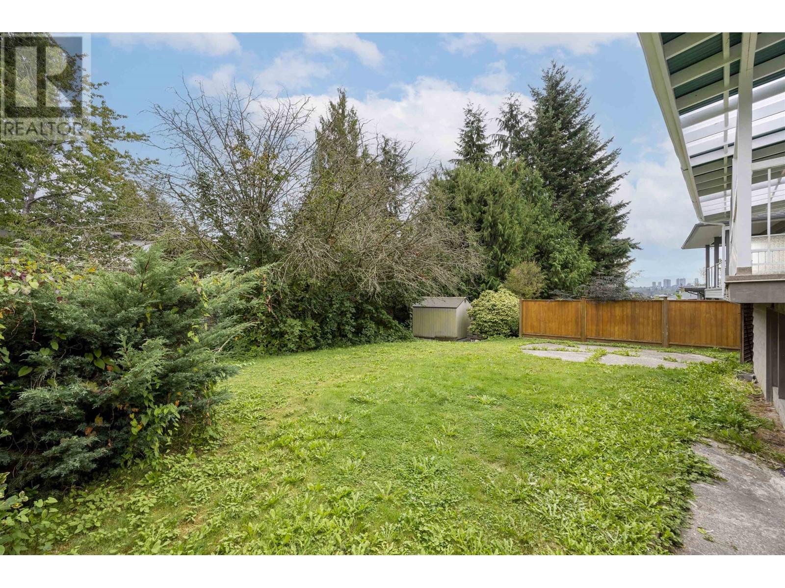 Listing Picture 5 of 23 : 2110 JORDAN DRIVE, Burnaby / 本拿比 - 魯藝地產 Yvonne Lu Group - MLS Medallion Club Member