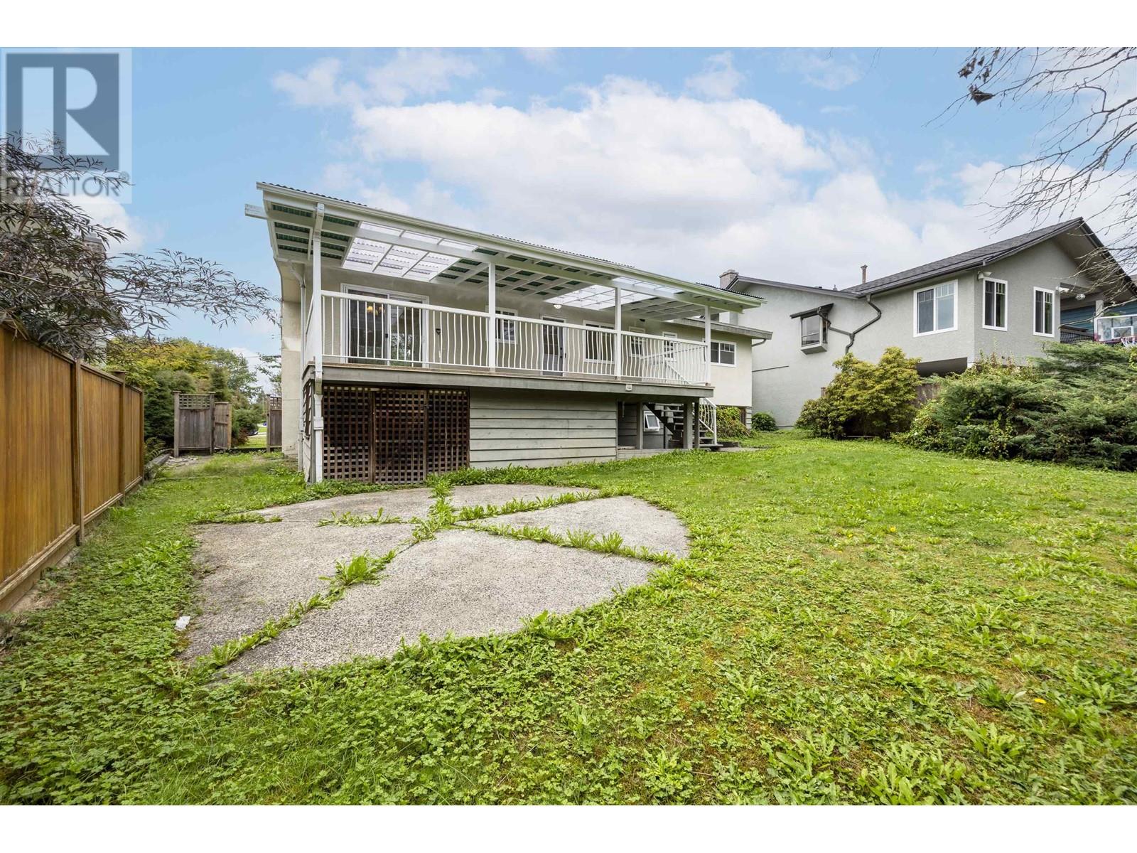 Listing Picture 8 of 23 : 2110 JORDAN DRIVE, Burnaby / 本拿比 - 魯藝地產 Yvonne Lu Group - MLS Medallion Club Member