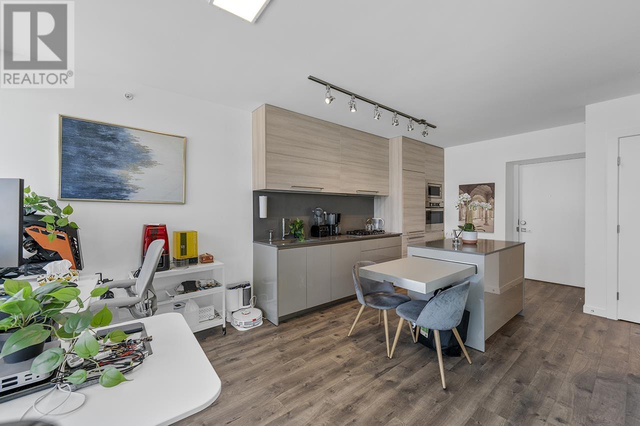 Listing Picture 10 of 23 : 705 4488 JUNEAU STREET, Burnaby / 本拿比 - 魯藝地產 Yvonne Lu Group - MLS Medallion Club Member