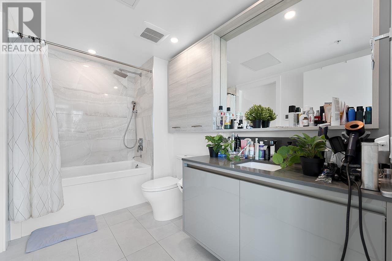 Listing Picture 16 of 23 : 705 4488 JUNEAU STREET, Burnaby / 本拿比 - 魯藝地產 Yvonne Lu Group - MLS Medallion Club Member