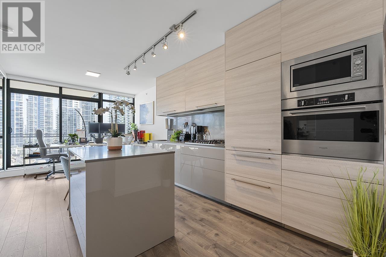 Listing Picture 8 of 23 : 705 4488 JUNEAU STREET, Burnaby / 本拿比 - 魯藝地產 Yvonne Lu Group - MLS Medallion Club Member