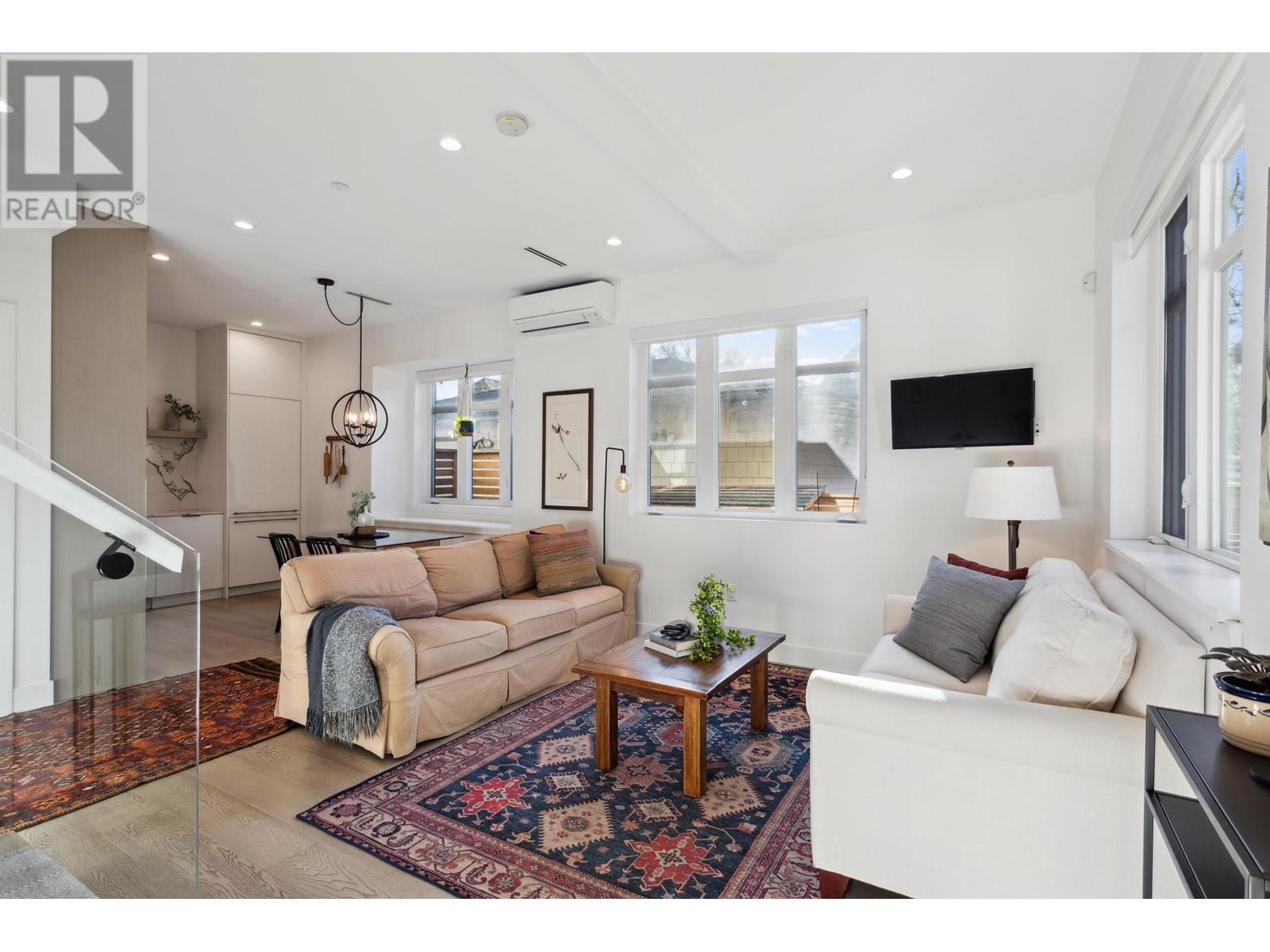 Listing Picture 4 of 26 : 3188 INVERNESS STREET, Vancouver / 溫哥華 - 魯藝地產 Yvonne Lu Group - MLS Medallion Club Member