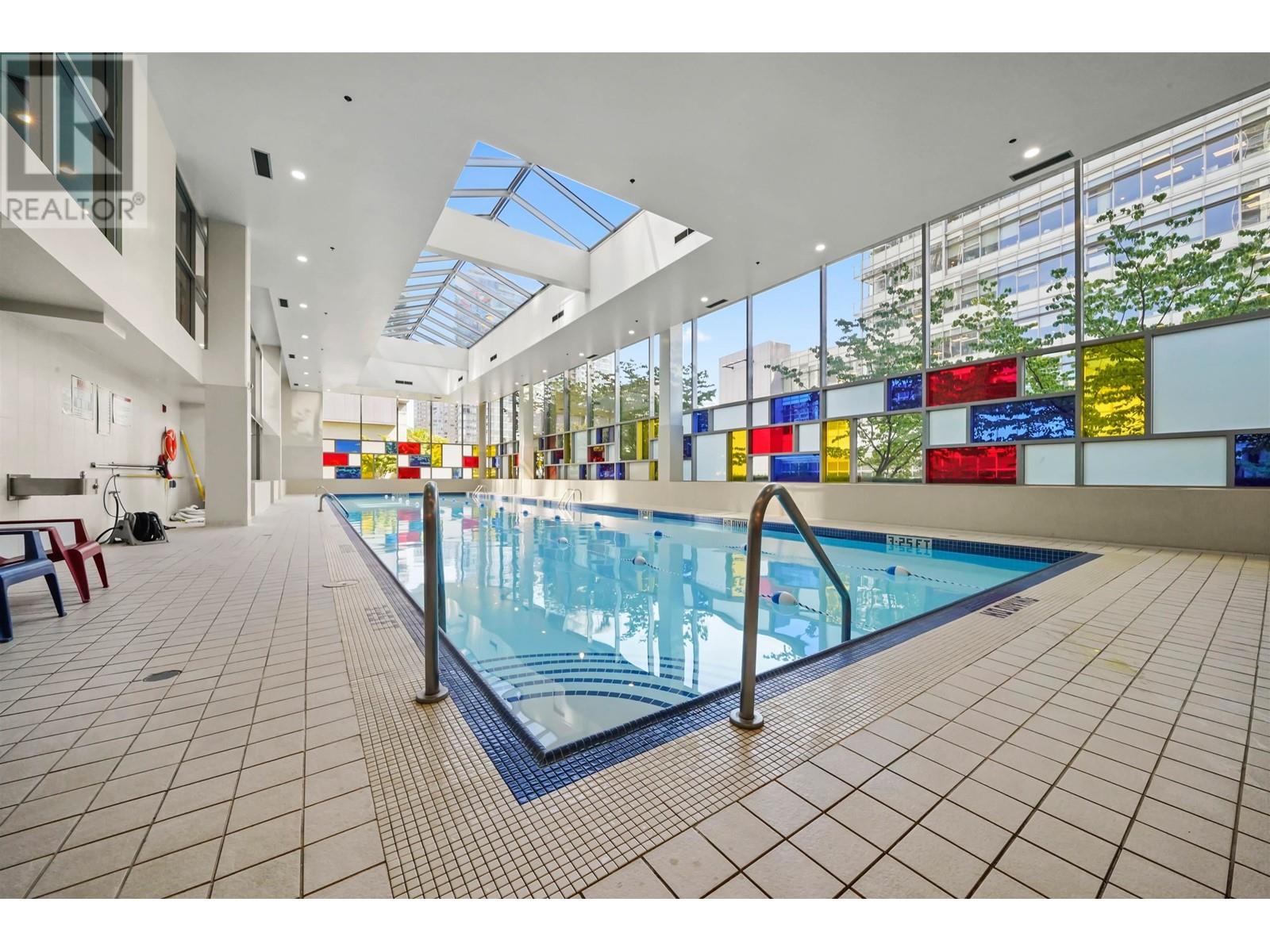 Listing Picture 12 of 17 : 716 161 W GEORGIA STREET, Vancouver / 溫哥華 - 魯藝地產 Yvonne Lu Group - MLS Medallion Club Member