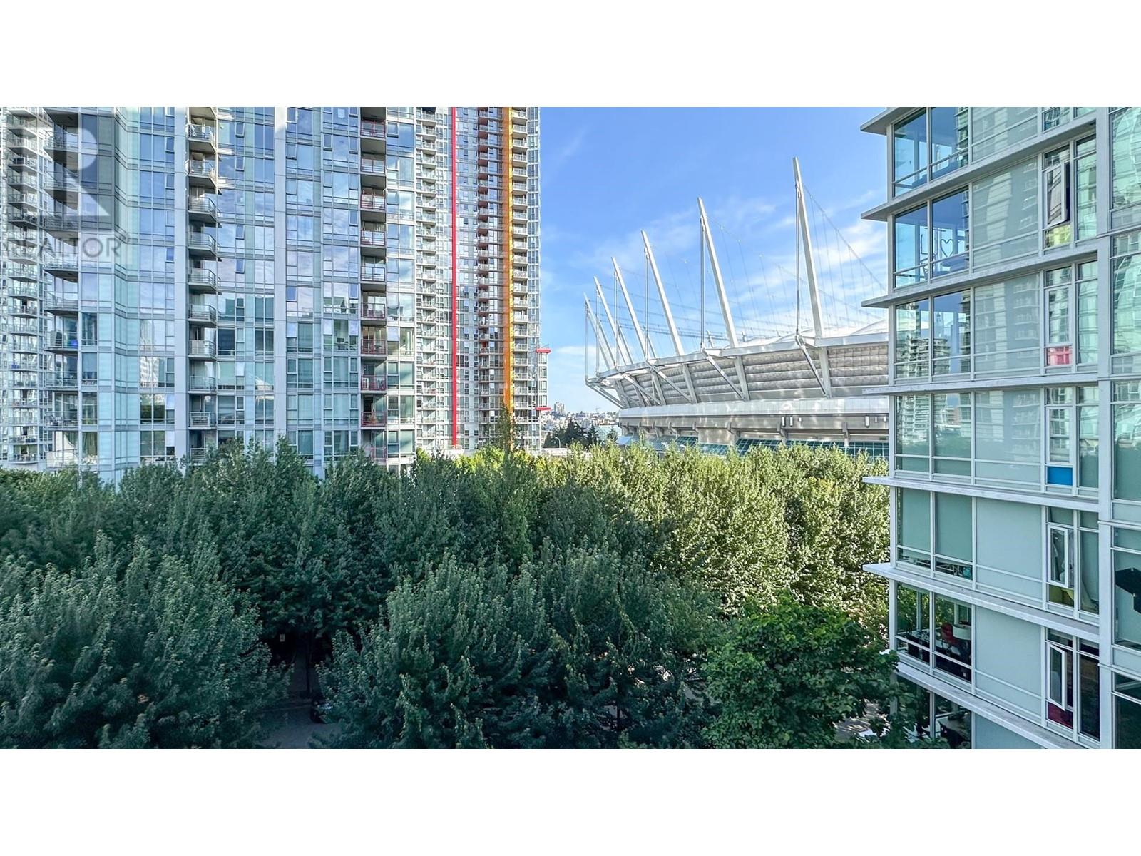 Listing Picture 9 of 17 : 716 161 W GEORGIA STREET, Vancouver / 溫哥華 - 魯藝地產 Yvonne Lu Group - MLS Medallion Club Member