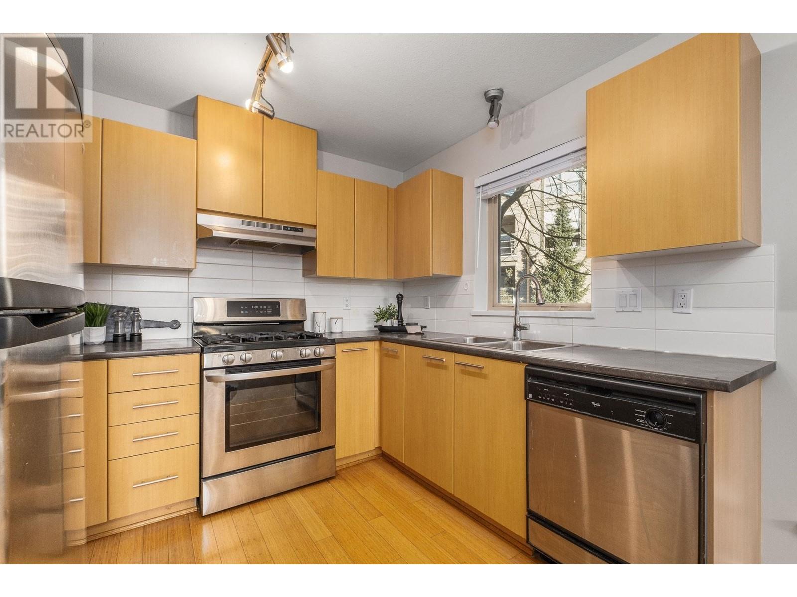 214 9339 University Crescent, Burnaby, British Columbia V5A 4Y1 - Photo 10 - R2958235