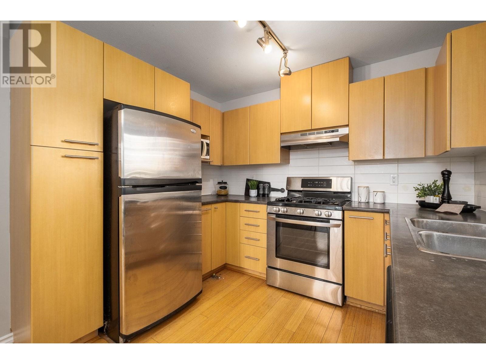 214 9339 University Crescent, Burnaby, British Columbia V5A 4Y1 - Photo 11 - R2958235
