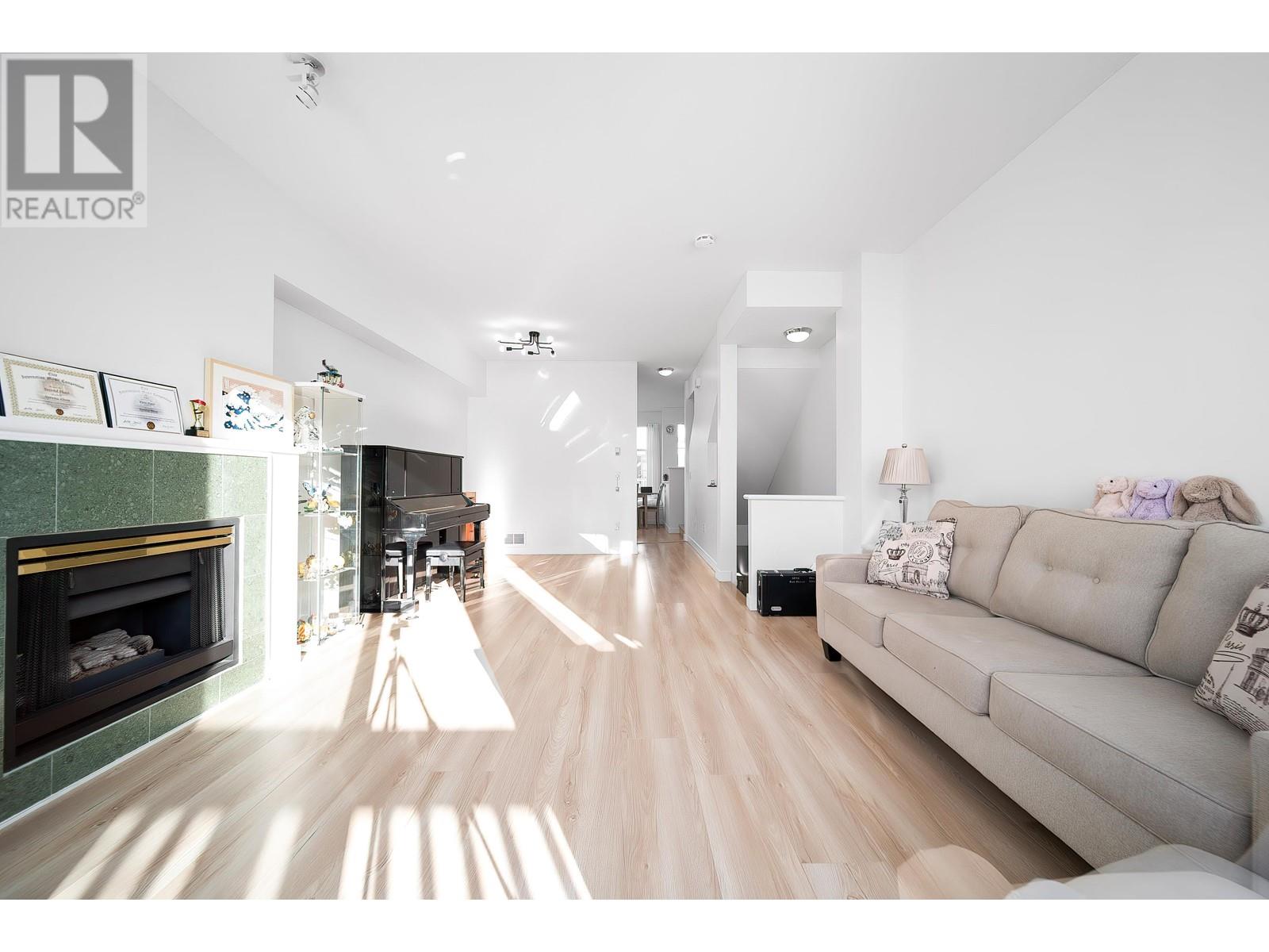 Listing Picture 10 of 31 : 20 6588 BARNARD DRIVE, Richmond / 烈治文 - 魯藝地產 Yvonne Lu Group - MLS Medallion Club Member
