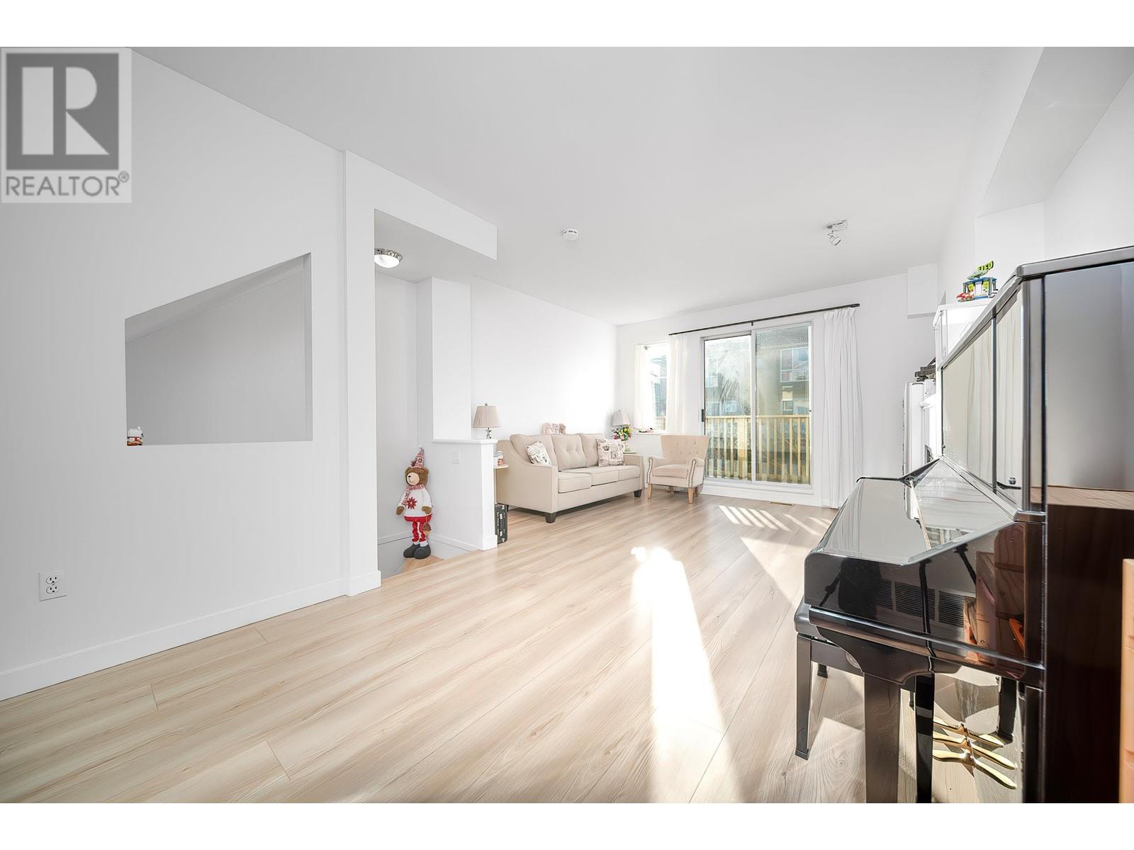 Listing Picture 11 of 31 : 20 6588 BARNARD DRIVE, Richmond / 烈治文 - 魯藝地產 Yvonne Lu Group - MLS Medallion Club Member