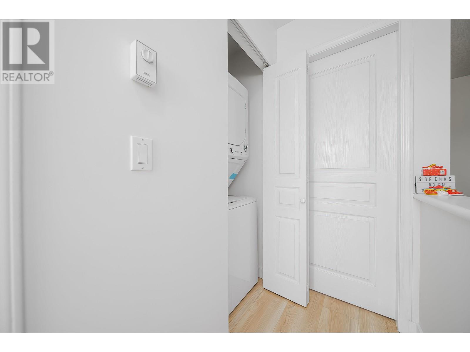 Listing Picture 20 of 31 : 20 6588 BARNARD DRIVE, Richmond / 烈治文 - 魯藝地產 Yvonne Lu Group - MLS Medallion Club Member