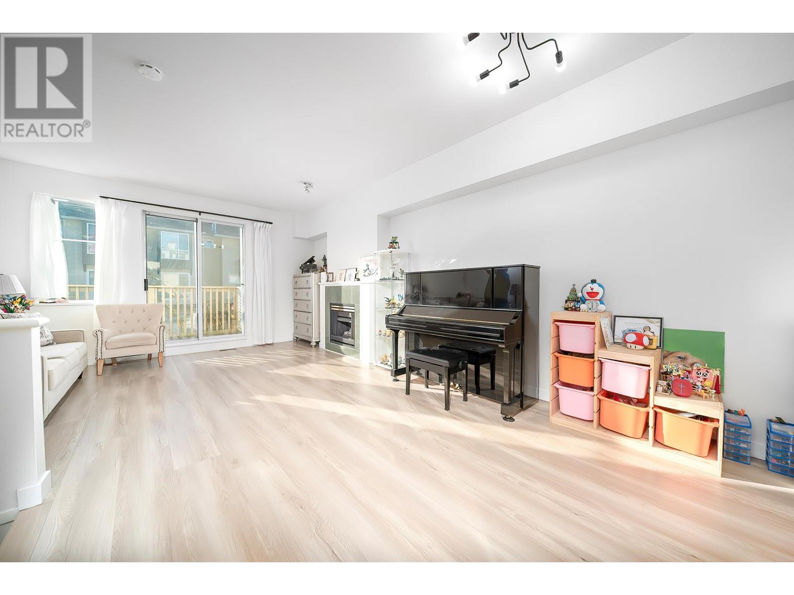 Listing Picture 6 of 31 : 20 6588 BARNARD DRIVE, Richmond / 烈治文 - 魯藝地產 Yvonne Lu Group - MLS Medallion Club Member