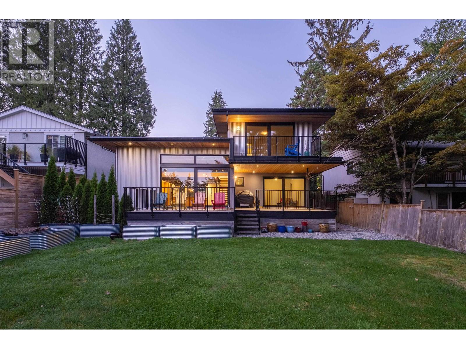 1449 Chamberlain Drive, North Vancouver, British Columbia  V7K 1P8 - Photo 3 - R2958198