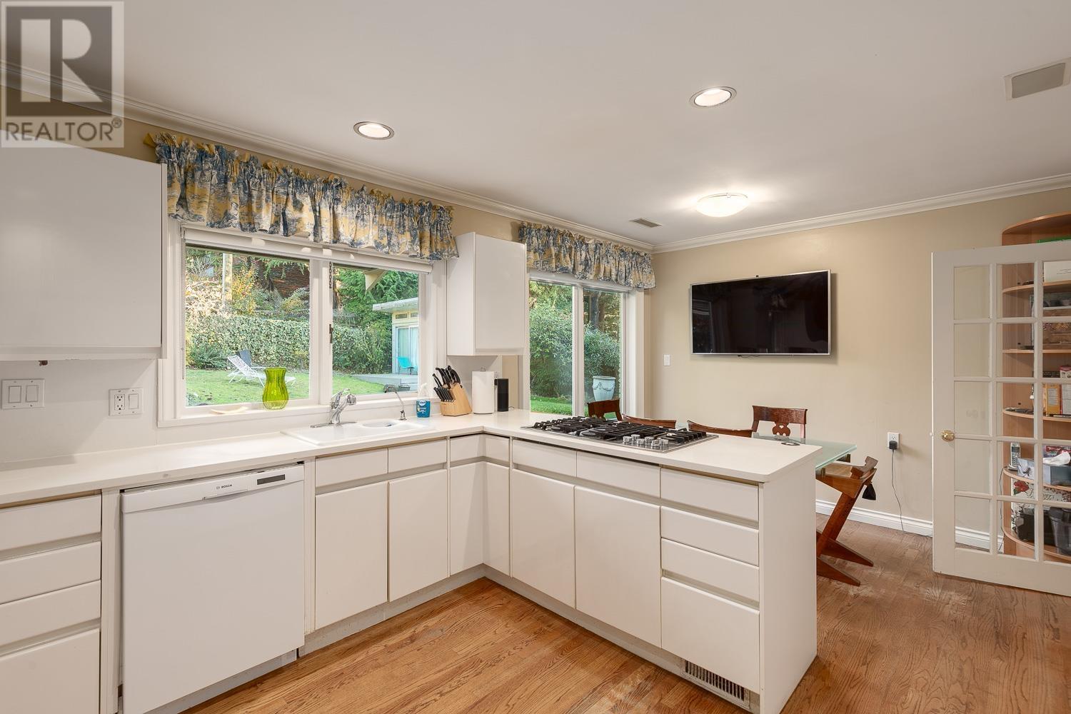 Listing Picture 8 of 40 : 6456 MACKENZIE PLACE, Vancouver / 溫哥華 - 魯藝地產 Yvonne Lu Group - MLS Medallion Club Member