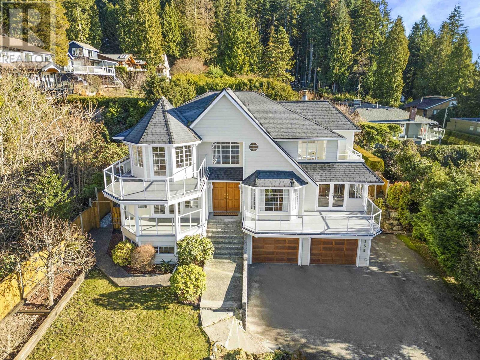 4138 St. Georges Avenue, North Vancouver, British Columbia V7N 1W8 - Photo 1 - R2958237