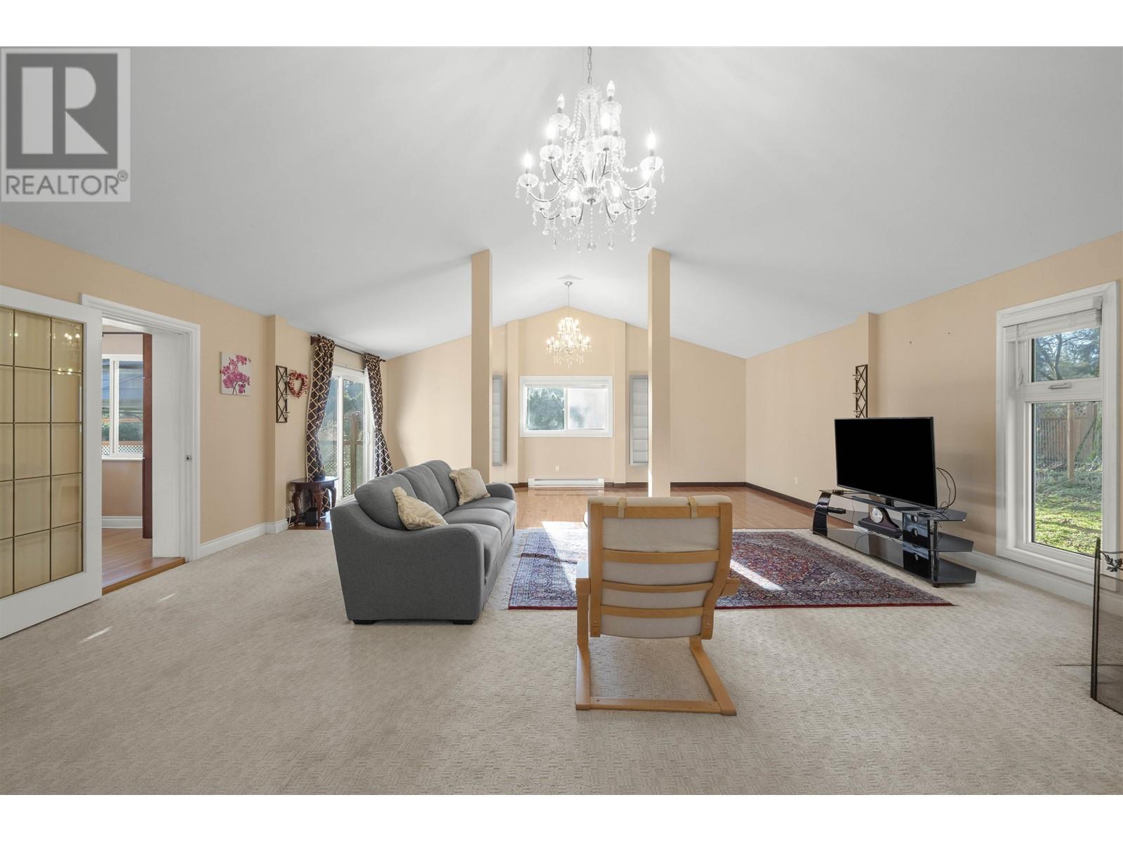 23055 132 Avenue, Maple Ridge, British Columbia  V4R 0A8 - Photo 11 - R2958299