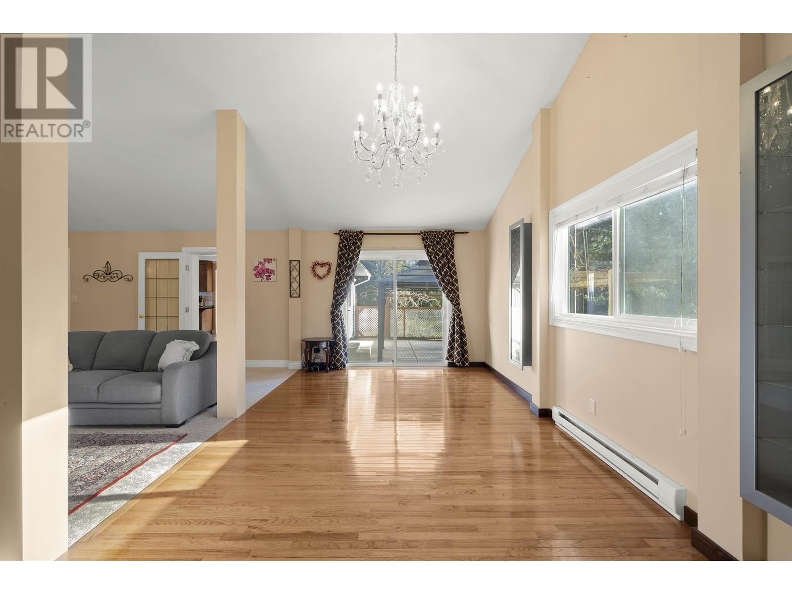 23055 132 Avenue, Maple Ridge, British Columbia  V4R 0A8 - Photo 9 - R2958299