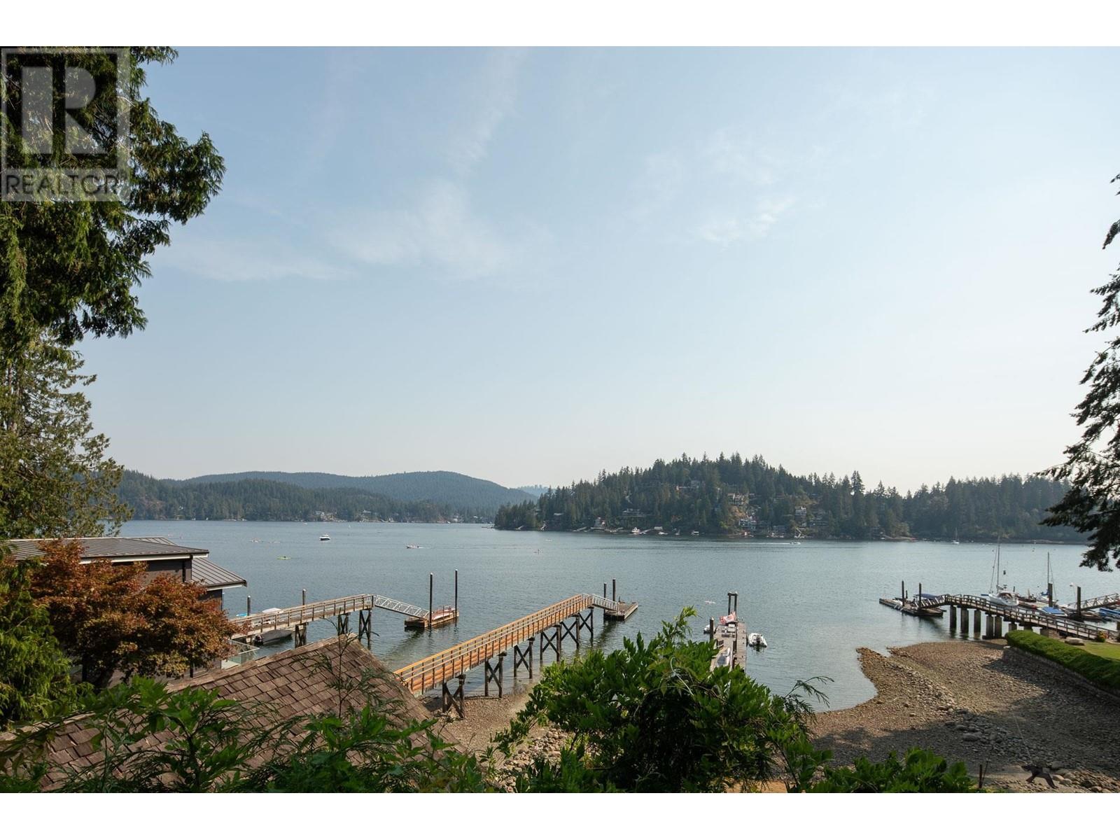 2802 Panorama Drive, North Vancouver, British Columbia  V7G 1V6 - Photo 2 - R2958331