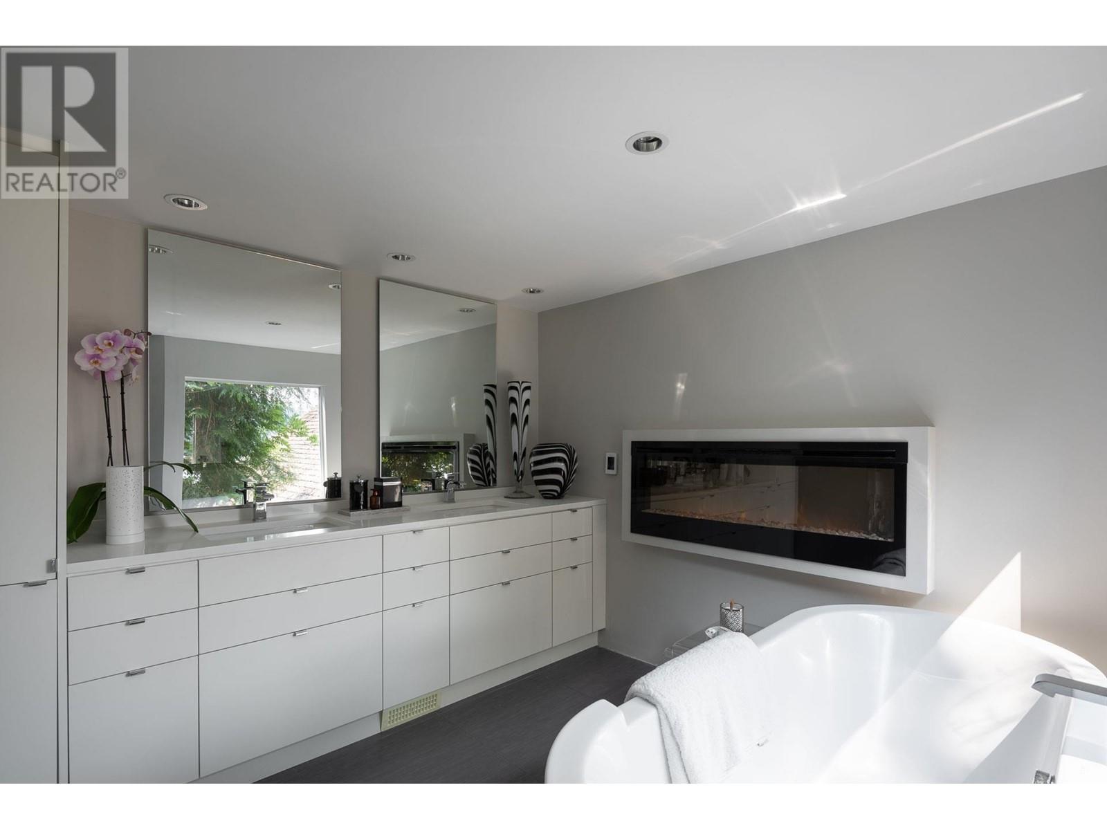 2802 Panorama Drive, North Vancouver, British Columbia  V7G 1V6 - Photo 23 - R2958331