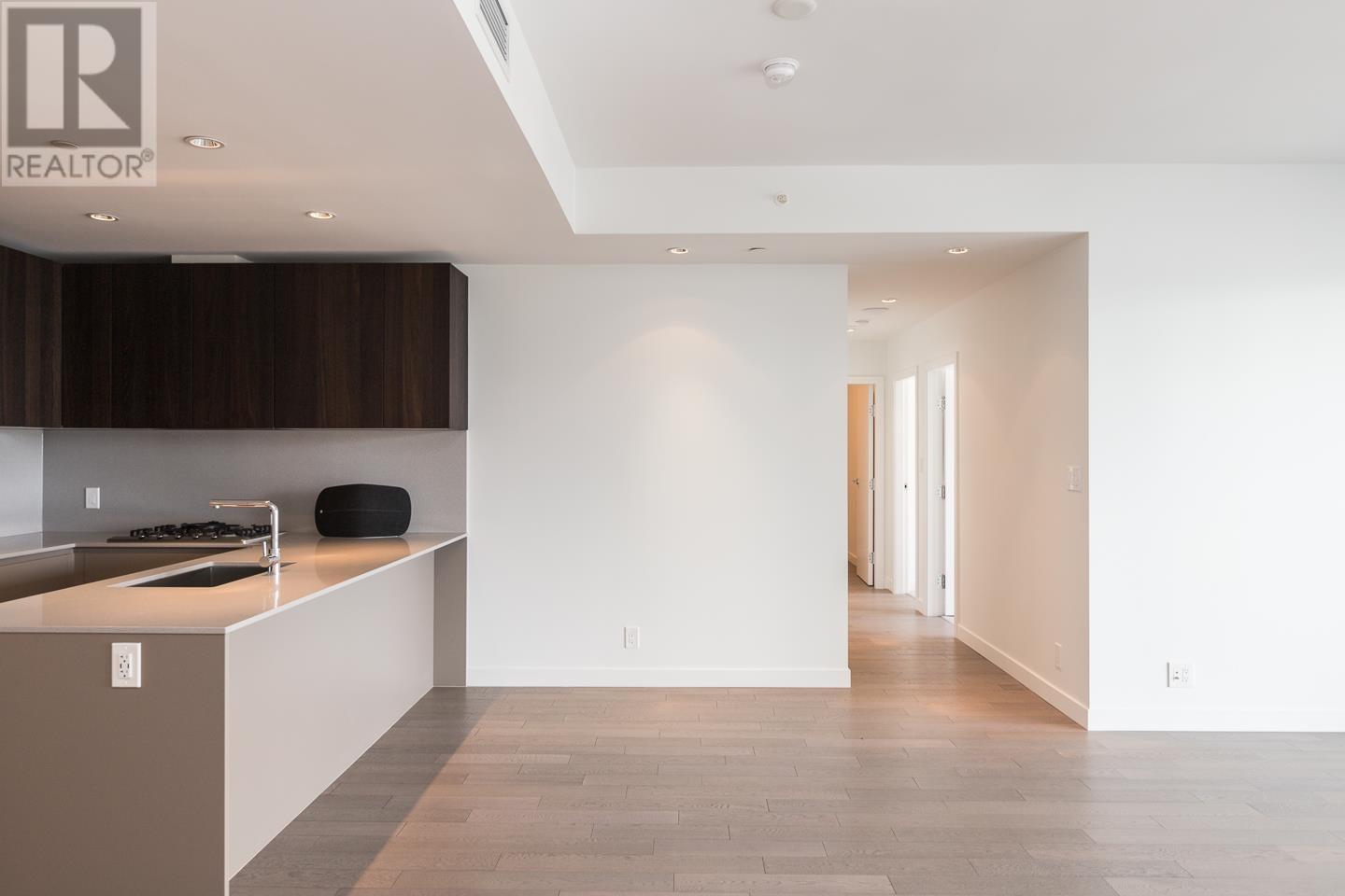 Listing Picture 3 of 32 : 809 6622 PEARSON WAY, Richmond / 烈治文 - 魯藝地產 Yvonne Lu Group - MLS Medallion Club Member