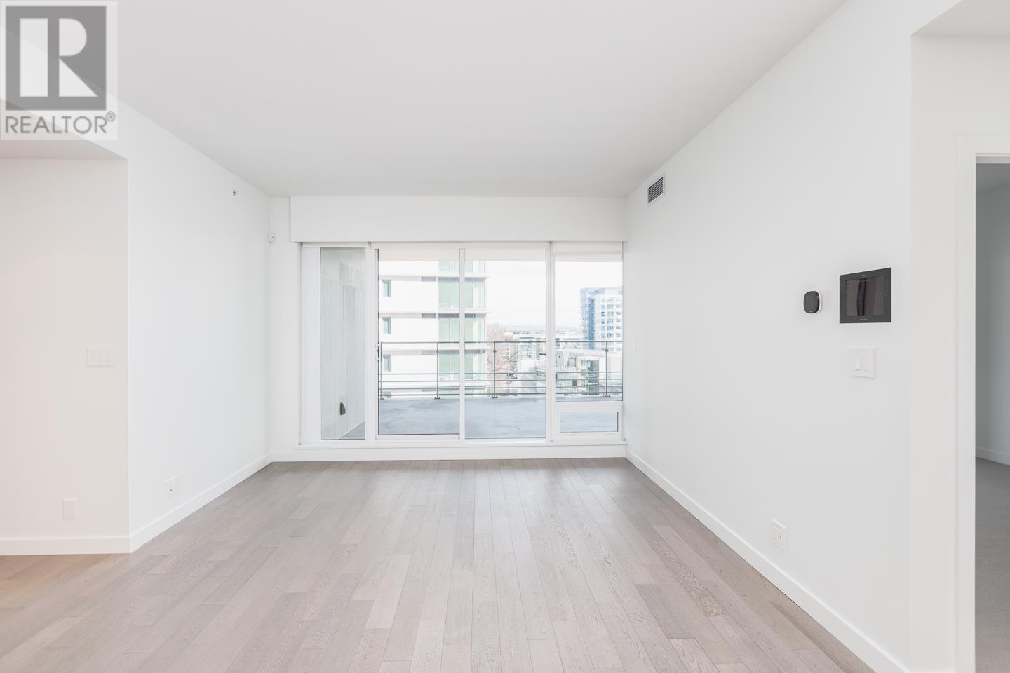 Listing Picture 5 of 32 : 809 6622 PEARSON WAY, Richmond / 烈治文 - 魯藝地產 Yvonne Lu Group - MLS Medallion Club Member